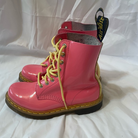 Dr. Martens Women's Pascal Boot,Acid Pink/Acid Yellow Patent, Rare fine - Picture 3 of 6